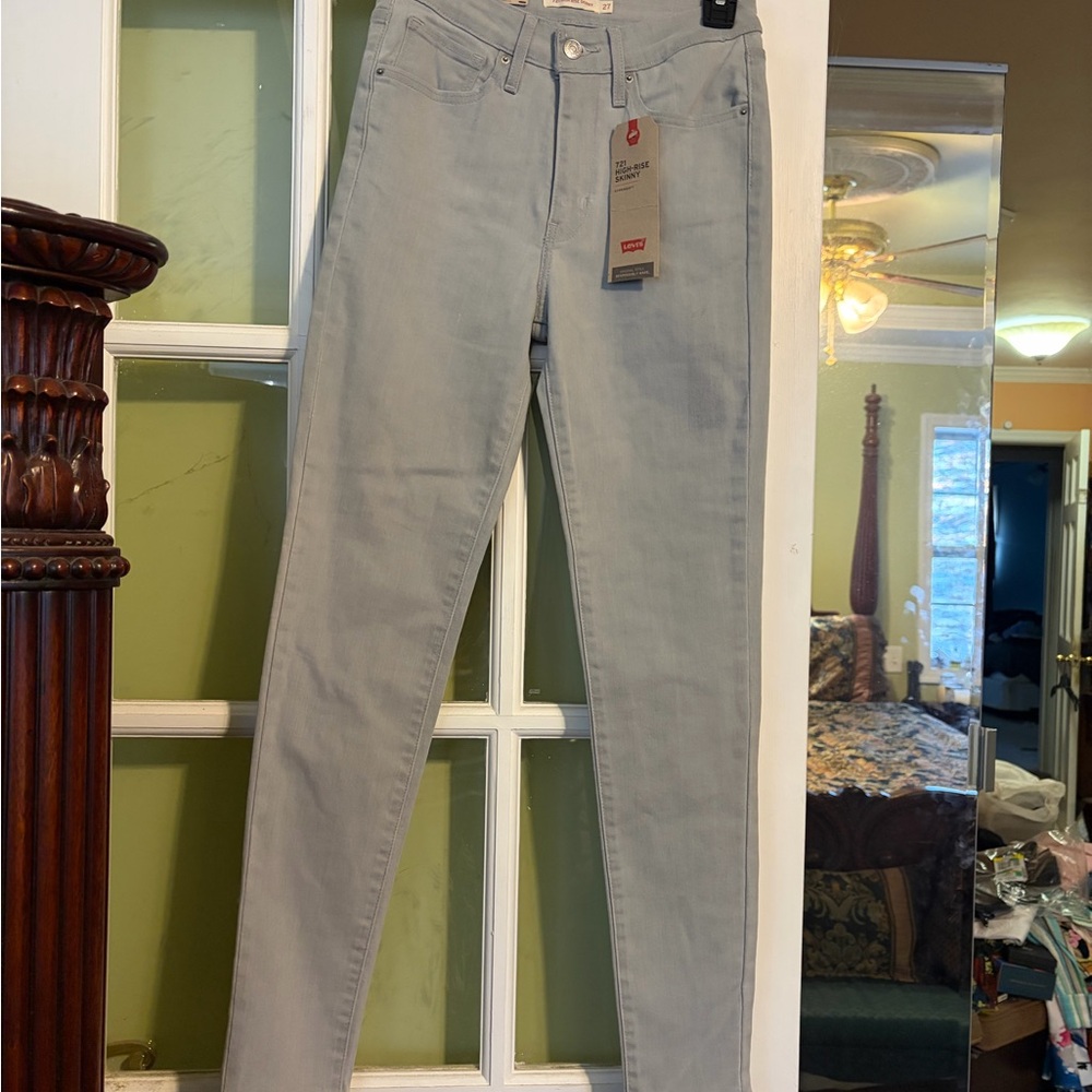 NWT Levi's High-Rise Skinny 721 Jeans in Gray